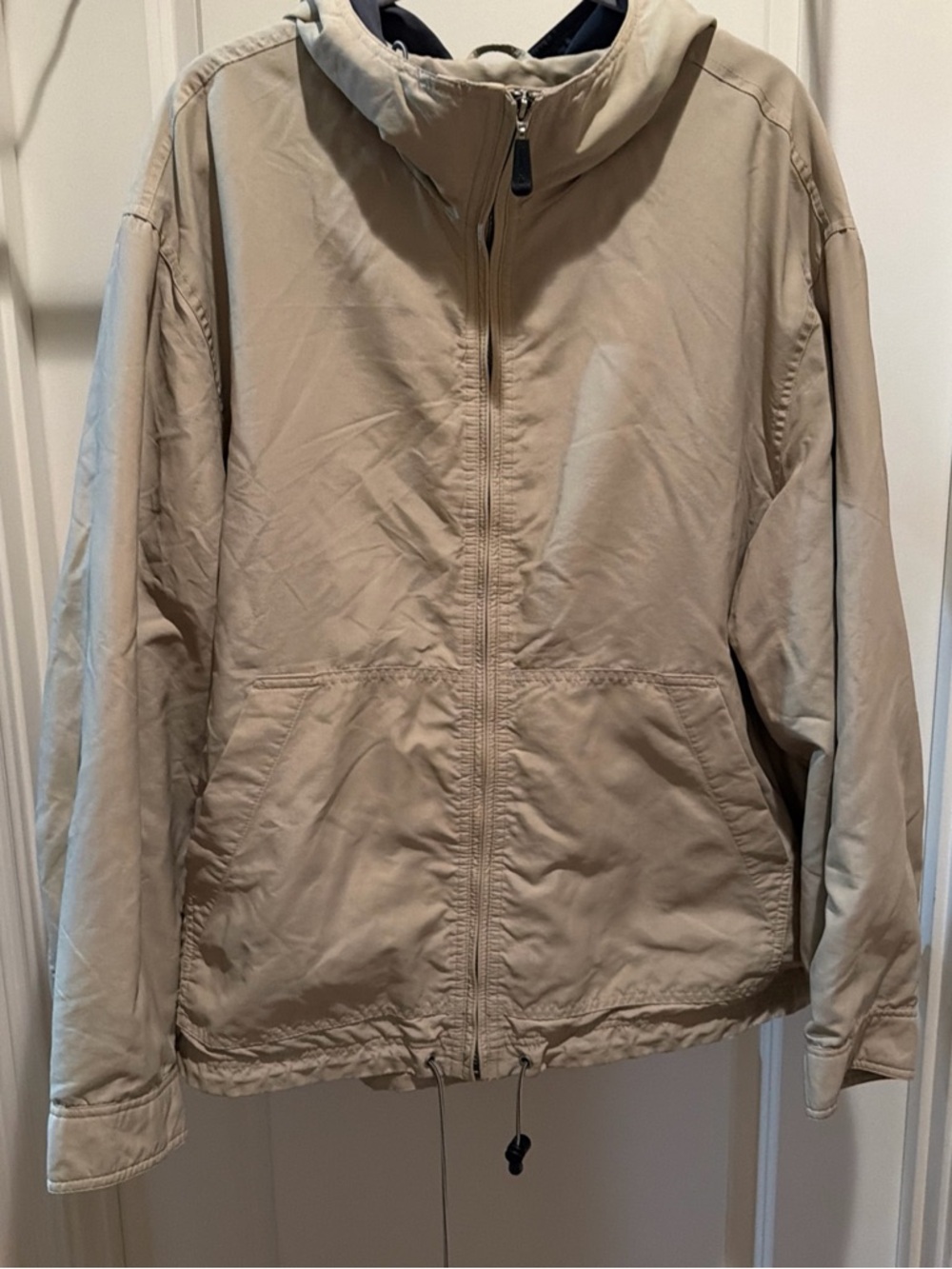 Dockers Men's Lightweight Hooded Jacket in Tan